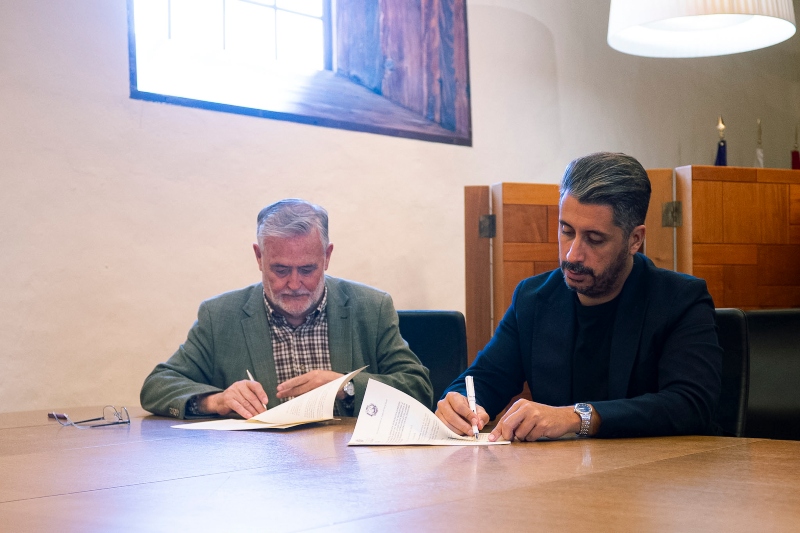 La Laguna respalda la renovación de la exposición permanente de la Sociedad Económica de Amigos del País