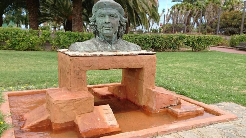 La “perreta” de algunos  exacerbados con retirar la estatua del “Che” del parque urbano de San Juan en Telde
