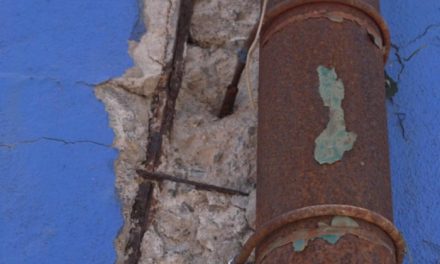 Nueva Canarias de Telde denuncia el peligro de los postes del perímetro del anexo del campo de fútbol de El Hornillo