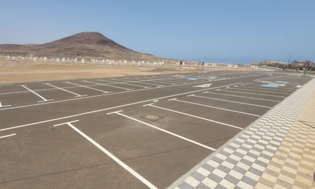 El Ayuntamiento de Agüimes  habilita una nueva zona de aparcamientos en Arinaga