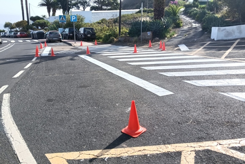 La Laguna refuerza la señalética y la seguridad en los entornos escolares del municipio