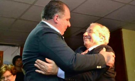 El concejal Juan Martel miente «frente al espejo» a cerca de su paso por  el CCD y su relación con Lorenzo Olarte