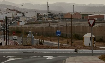 Otro punto limpio en la rotonda de  Casas Nuevas (Telde)