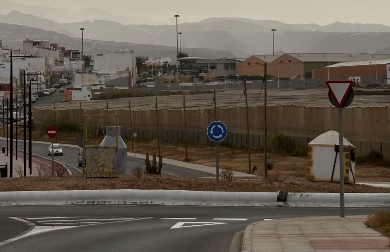 Otro punto limpio en la rotonda de  Casas Nuevas (Telde)
