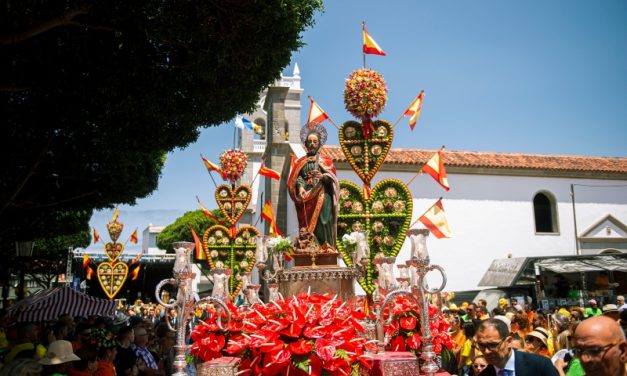 El pueblo lagunero de Tejina vibra con la multitudinaria entrada de sus tres Corazones