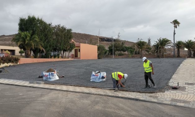El Ayuntamiento de Agüimes ultima el acondicionamiento de una parcela para aparcamiento en Los Espinales