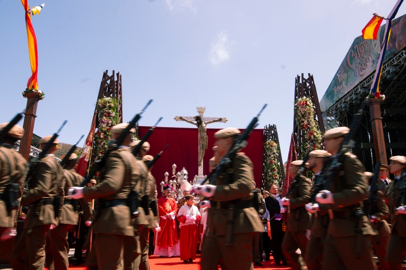 Las Fiestas del Cristo de La Laguna viven su día grande con el retorno de la imagen al Real Santuario