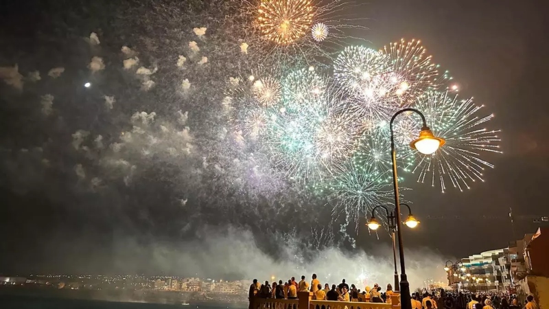 Espectaculares fuegos artificiales de Melenara en sus fiestas