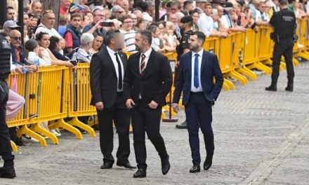 El Alcalde de Telde se salta gravemente el protocolo institucional en la recepción de autoridades en Teror