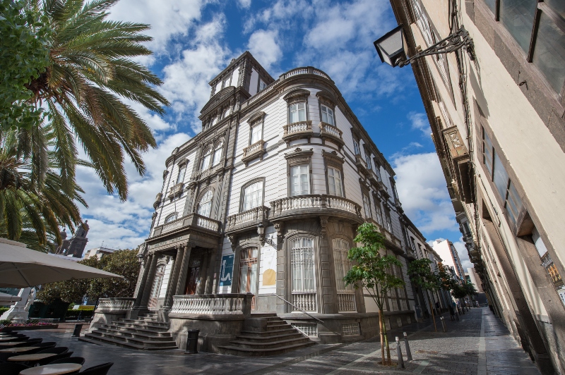 La Biblioteca Insular propone el espectáculo ‘Insulario, la huella de Quesada’