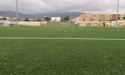La Ciudad Deportiva del Cruce de Arinaga estrena el primer césped artificial de base orgánica de la isla
