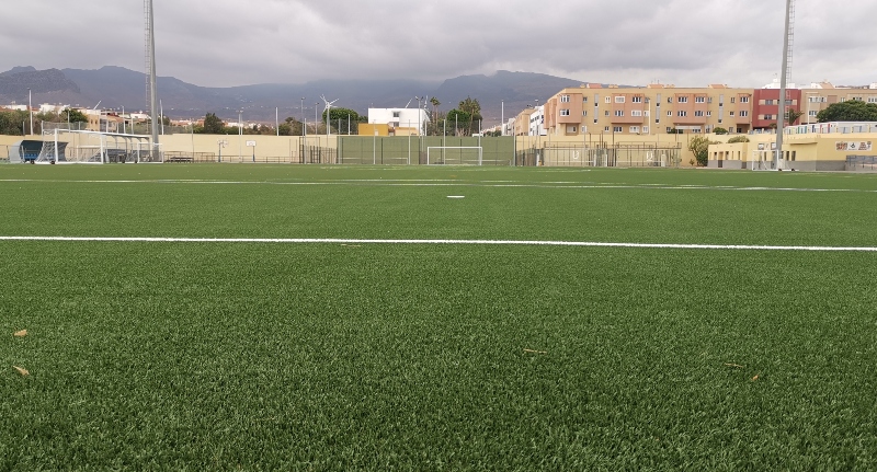 La Ciudad Deportiva del Cruce de Arinaga estrena el primer césped artificial de base orgánica de la isla