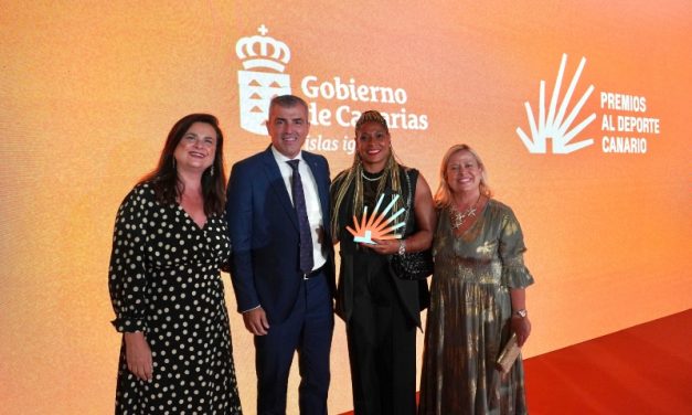 Marta Mangué recibe el Premio al Deporte Canario en la categoría de Igualdad