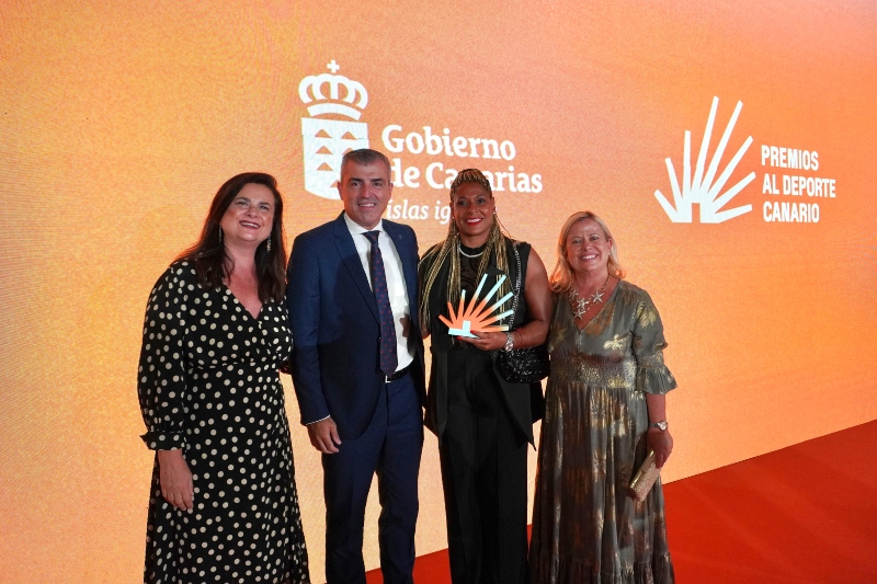 Marta Mangué recibe el Premio al Deporte Canario en la categoría de Igualdad
