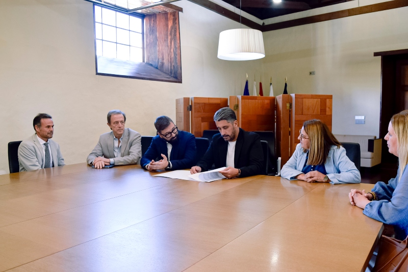 La Laguna firma con Endesa un convenio social destinado a los consumidores de luz más vulnerables