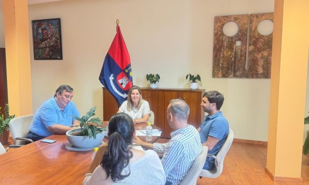 La concejala de Playas se reúne en Telde con el  consejero delegado de  Gestur Canarias