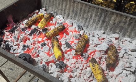 Entre castañas y recuerdos, el Día de los Finaos une generaciones en Agüimes