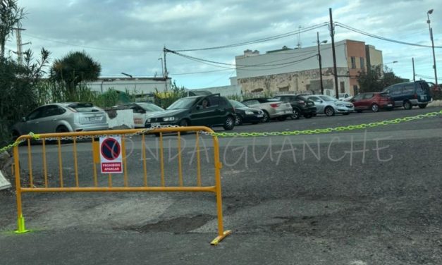 El ayuntamiento de Telde se queda sin aparcamientos en El Cubillo: Los propietarios de este espacio privado ponen fin a la ‘barra libre’ municipal