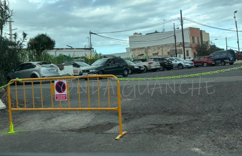 El ayuntamiento de Telde se queda sin aparcamientos en El Cubillo: Los propietarios de este espacio privado ponen fin a la ‘barra libre’ municipal