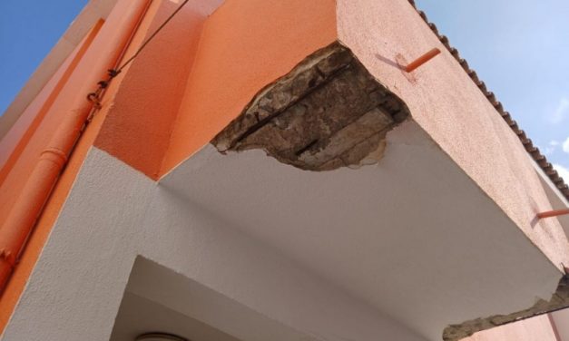 Más colegios cayéndose a cachos en Telde: El CEIP María Jesús Ramírez en Cánovas del Castillo