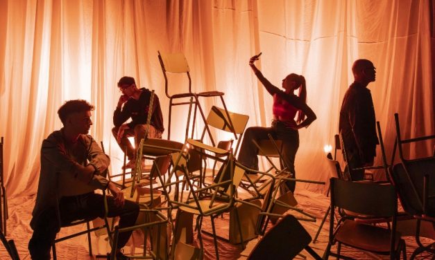 El Teatro Pérez Galdós estrena el montaje escénico ‘DES.- (desestructurados)’, un retrato abrasivo y crudo de las derivas adolescentes