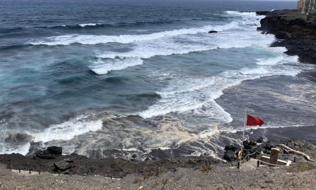 Los análisis del vertido en la costa de Telde descartan una infección vírica o alimentaria
