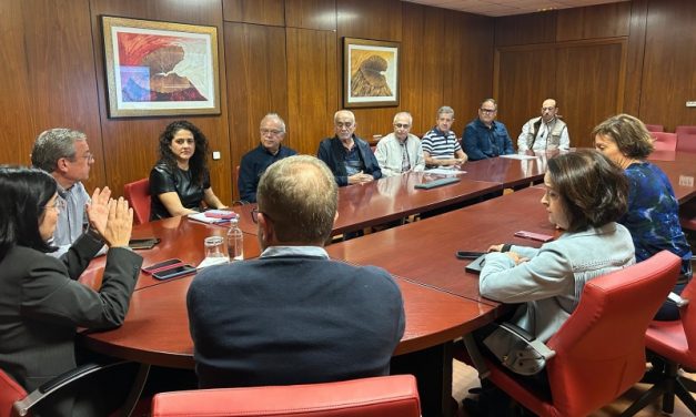 Darias mantiene una nueva reunión con vecinos del Barranquillo Don Zoilo para analizar conjuntamente el desarrollo de las obras