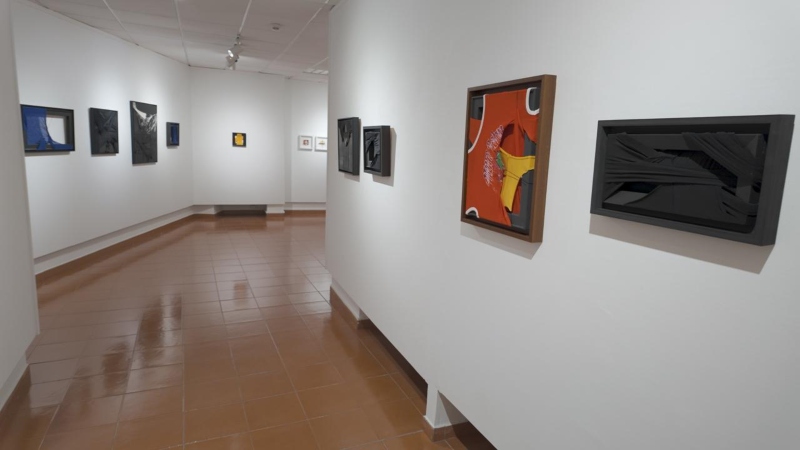 Mateo Alemán explora el caos en la Sala de Arte Agüimes con la muestra ‘Equilibrio y Materia’