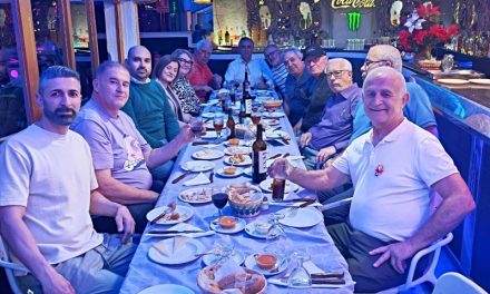 Encuentro navideño en apoyo al empresariado de Telde, con especial respaldo a la familia de la sala de fiestas “La Bella Época”