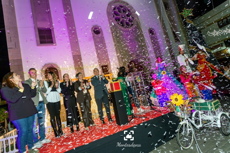 La Aldea de San Nicolás enciende su Navidad con música, tradición y un espectáculo lleno de ilusión