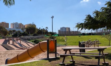 El Ayuntamiento de Las Palmas  instala nuevos merenderos en la ciudad y un tobogán tubular en La Ballena