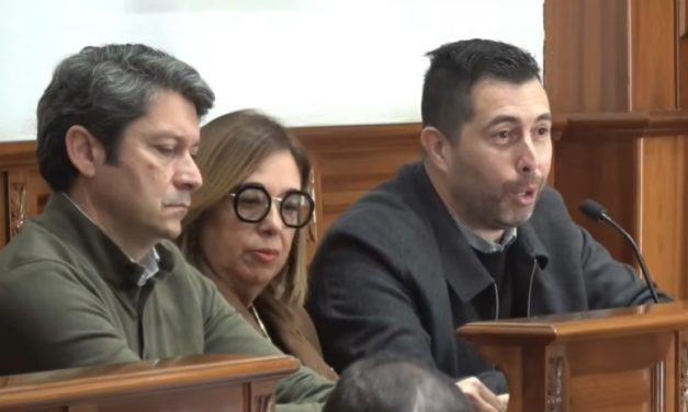 El último Pleno ordinario de Telde se volvió inesperadamente cálido: En el aire flotaba el amor…