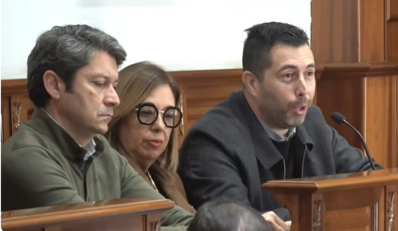El último Pleno ordinario de Telde se volvió inesperadamente cálido: En el aire flotaba el amor…