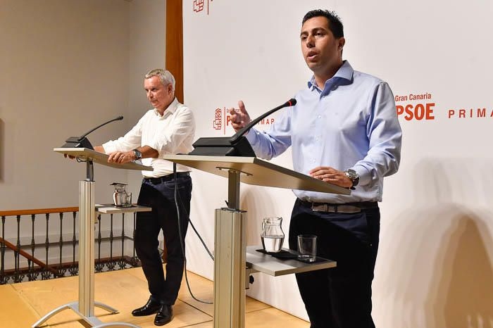 El sociobarómetro sacude Canarias: El PSOE gana, Primero Canarias se hunde y los ayuntamientos sienten el impacto
