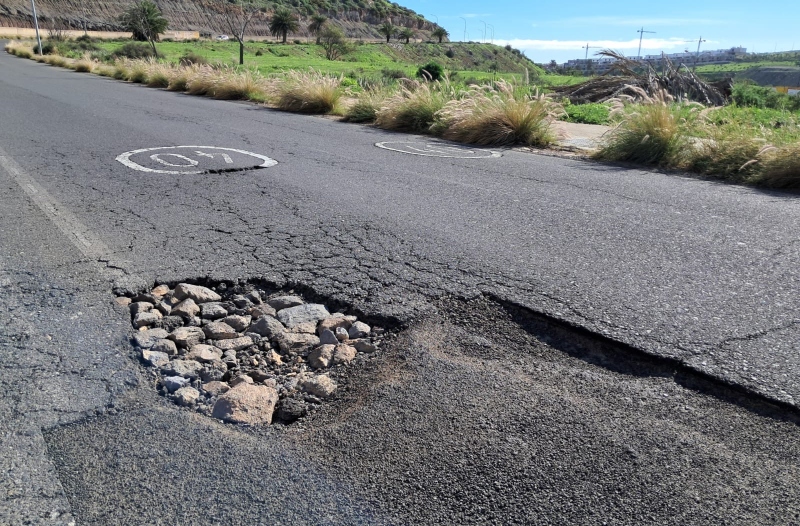 VOX Telde denuncia el grave estado de las carreteras y aceras en Eucaliptos II y exige una actuación inmediata