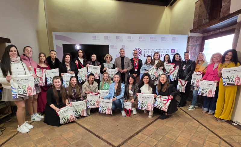 El Coro Vanya Moneva visita el Ayuntamiento de La Laguna en el marco del Festival de Música de Canarias