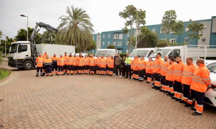 El Ayuntamiento  de Las Palmas refuerza la limpieza viaria con la incorporación de 30 nuevos efectivos en Ciudad Alta