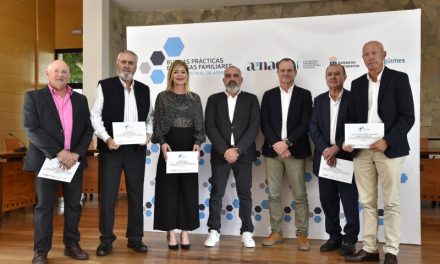 Aenaga reconoce la excelencia de cinco empresas familiares de la Zona Industrial de Arinaga