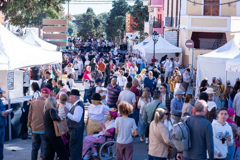 Valsequillo recupera su prestigio organizativo con un éxito rotundo en la 53ª Fiesta del Almendrero en Flor