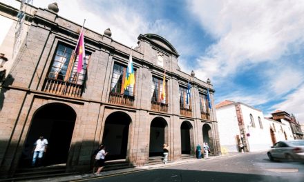 El Ayuntamiento de La Laguna firma el nuevo contrato de mantenimiento de alumbrado público por 18,7 millones