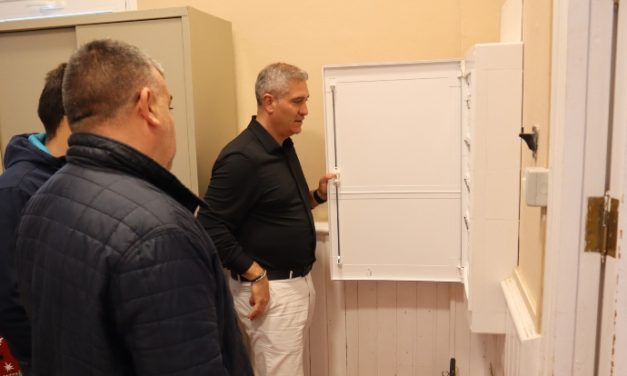 Servicios Municipales ejecuta mejoras en la iluminación de dependencias municipales de La Laguna