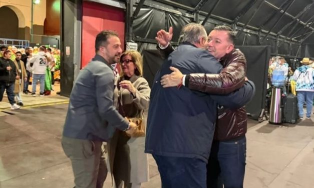 El Alcalde de Telde y Juan Martel se van de fiesta al carnaval de Las Palmas de GC para apoyar a una investigada por presunta corrupción