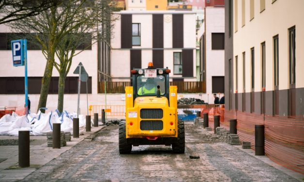El Ayuntamiento de La Laguna inicia la mejora del adoquinado del entorno de la plaza del Cristo