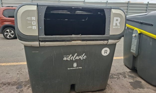 Los “modernos” contenedores de carga lateral de Telde: Un cajón de basura al aire libre