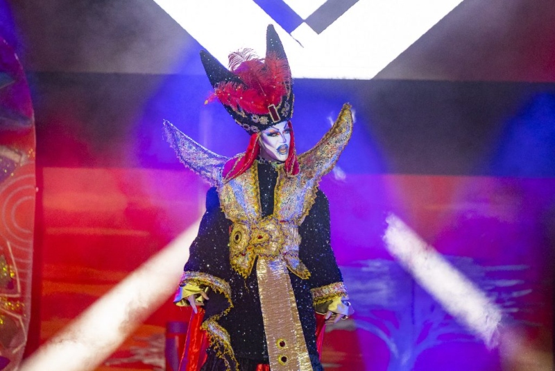 Premios con suspense, sobres con glamour y una gala con aroma a mercadillo: Aran Armas destapa cómo se cobraron los premios de la Gala Drag de Telde 2025