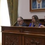 La concejala transfuga de Vox “juega a la sillita” el salón de Plenos de Telde