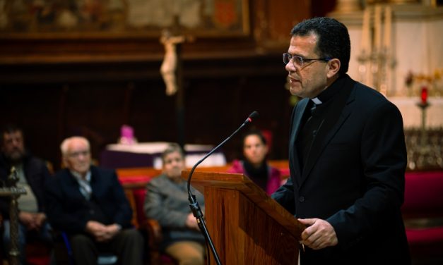 El pregón de Juan Antonio Guedes abre paso a la Semana Santa lagunera 2026