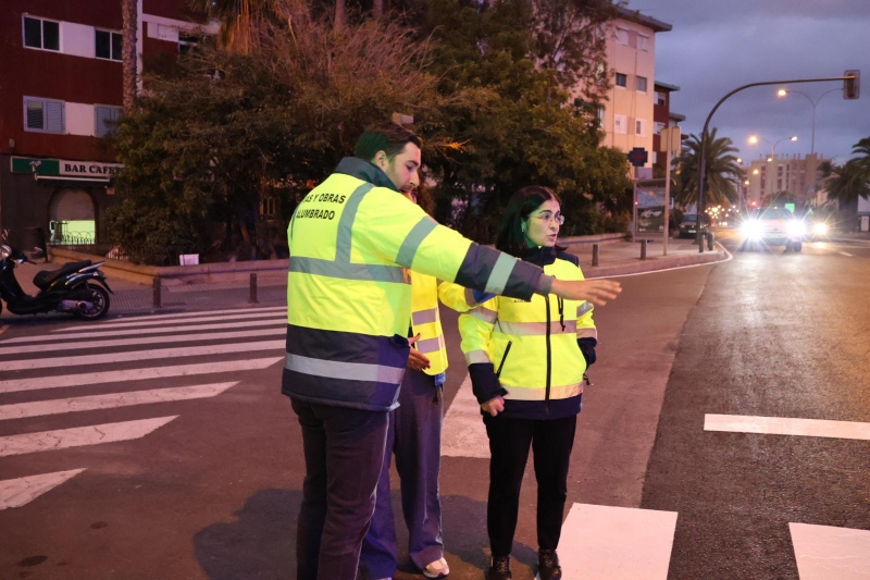 El Ayuntamiento de Las Palmas  avanza en los trabajos de asfaltado en Escaleritas