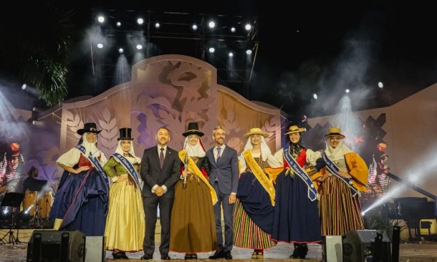 Elisa García Arteaga, nueva Reina de las Fiestas de Mayo de Santa Cruz 2026