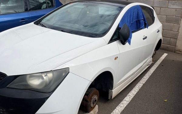 VOX Telde denuncia la dejadez del gobierno municipal ante el abandono de vehículos en Jinámar